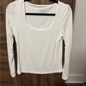 Tahari Women's Cream Long Sleeve Blouse